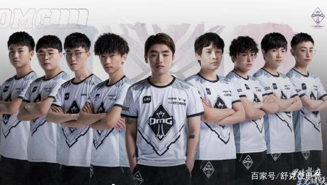 球与禁区前 球与禁区前